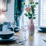 Hearsall Place Serviced Apartment