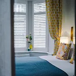 Hearsall Place Serviced Apartment