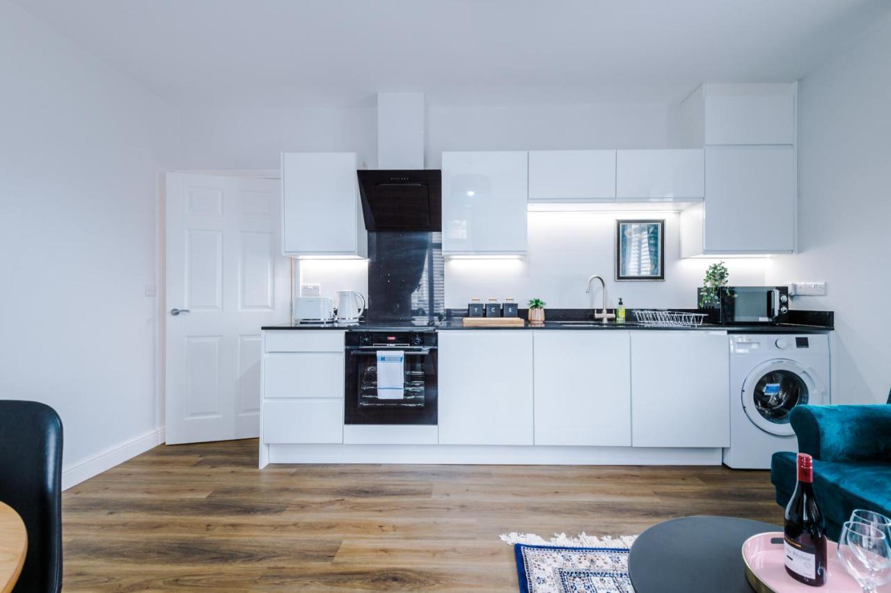 Hearsall Place Serviced Apartment *
