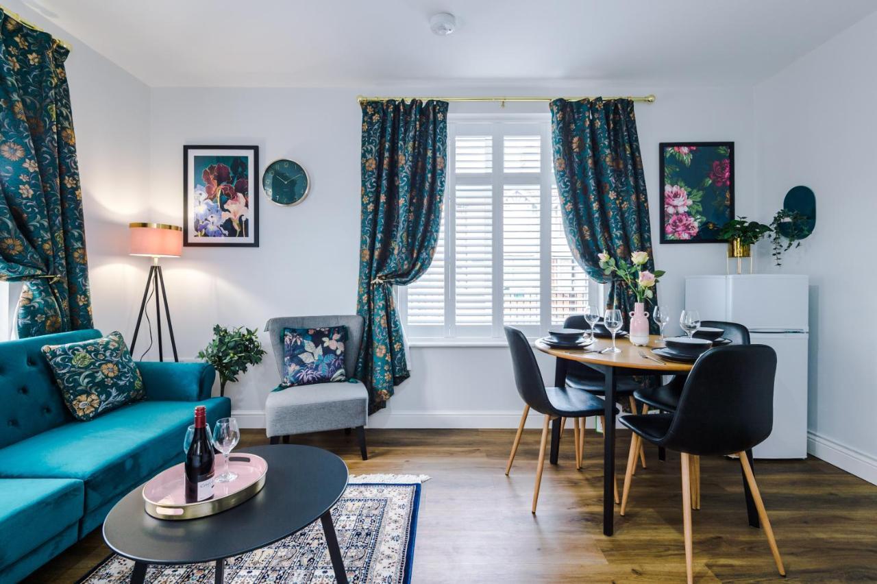 Hearsall Place Serviced * Coventry